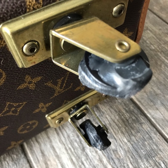 100% Authentic Louis Vuitton Monogram Suitcase - Picture 7 of 8
